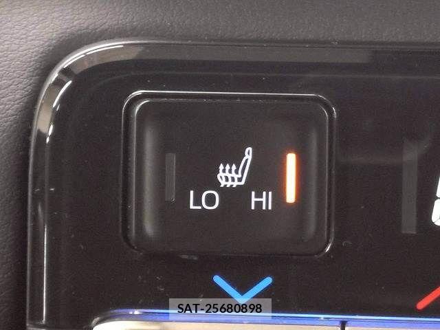 Toyota VOXY 2025-03 8247107-7