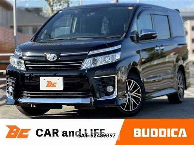 Toyota VOXY 2016-05 8247125-0