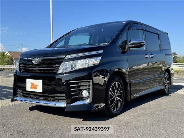 Toyota VOXY 2016-05 8247125-9