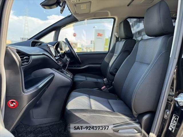 Toyota VOXY 2016-05 8247125-16