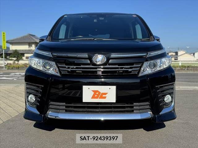 Toyota VOXY 2016-05 8247125-8