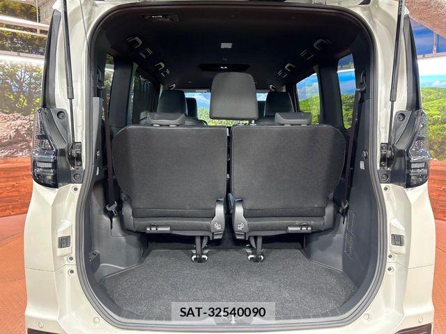 Toyota VOXY 2022-04 8247109-10