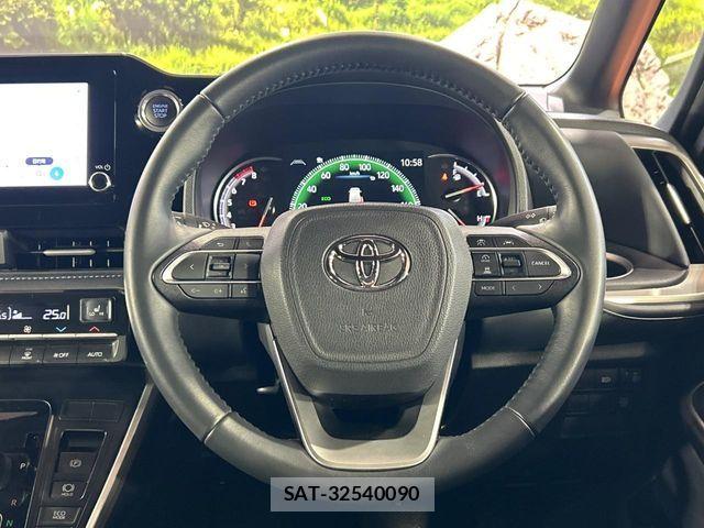 Toyota VOXY 2022-04 8247109-11