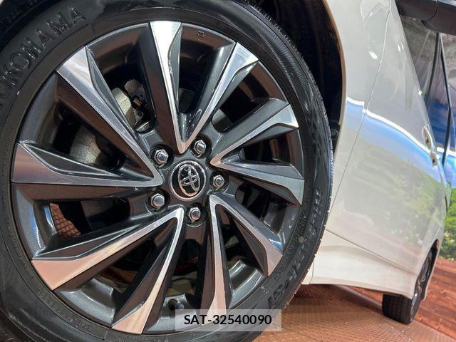 Toyota VOXY 2022-04 8247109-13