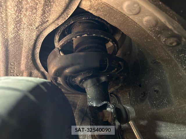 Toyota VOXY 2022-04 8247109-19