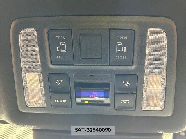 Toyota VOXY 2022-04 8247109-2