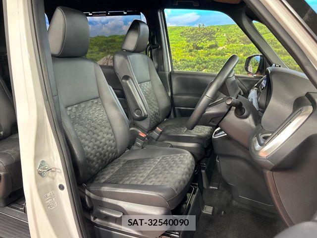 Toyota VOXY 2022-04 8247109-7