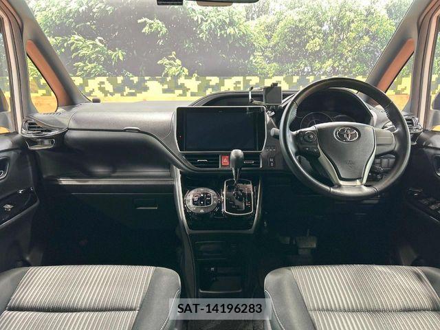 Toyota VOXY 2019-12 8247113-1