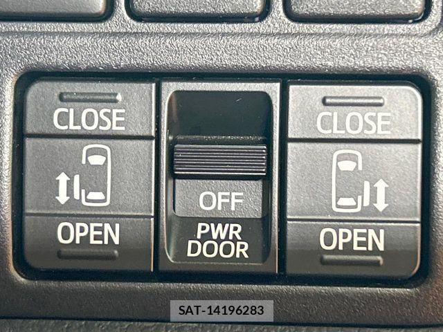 Toyota VOXY 2019-12 8247113-6