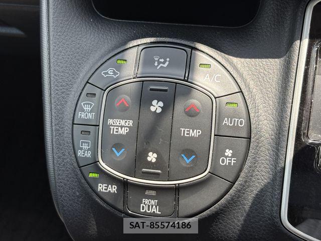 Toyota VOXY 2019-11 8247127-25