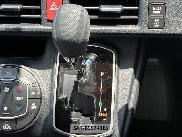 Toyota VOXY 2019-11 8247127-26