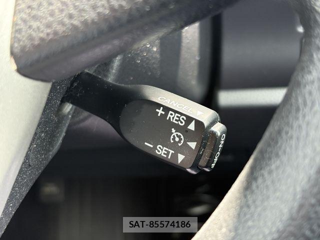 Toyota VOXY 2019-11 8247127-27