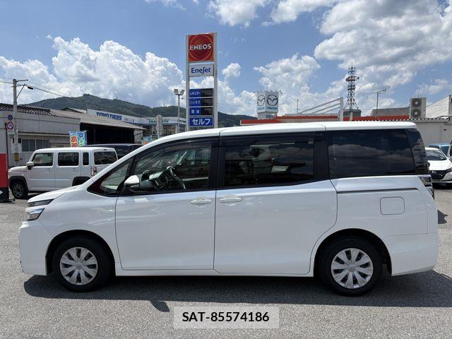 Toyota VOXY 2019-11 8247127-7