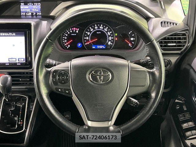 Toyota VOXY 2018-08 8247121-10