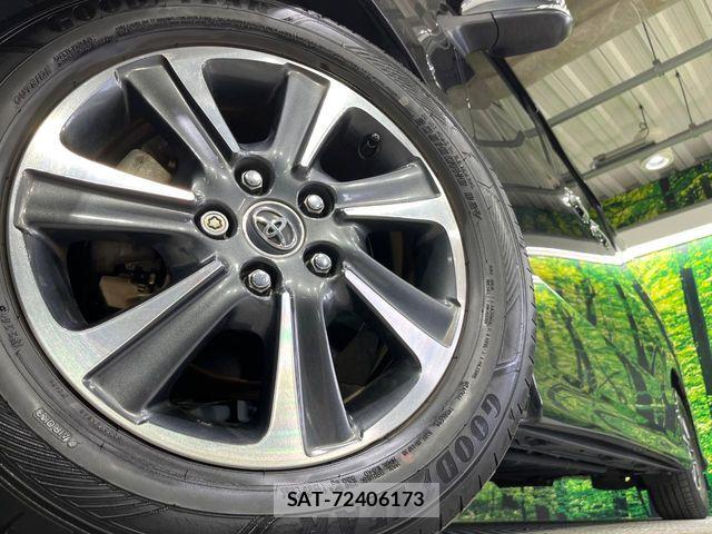 Toyota VOXY 2018-08 8247121-12
