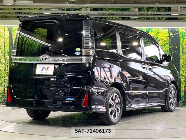 Toyota VOXY 2018-08 8247121-16