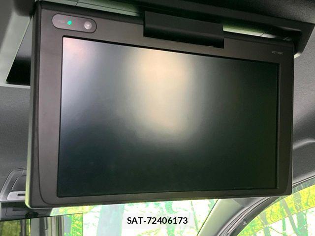 Toyota VOXY 2018-08 8247121-1