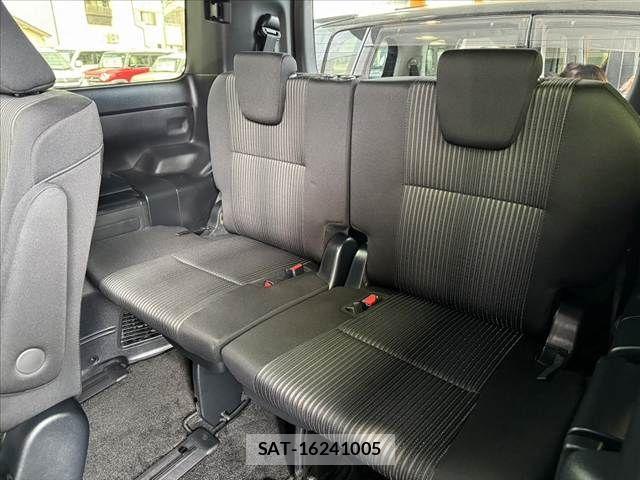 Toyota VOXY 2019-09 8247120-19