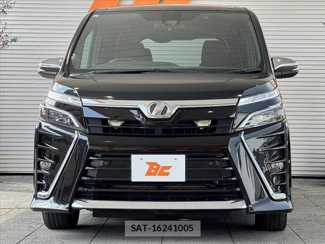 Toyota VOXY 2019-09 8247120-8