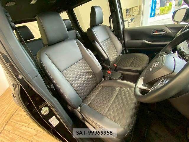 Toyota VOXY 2023-08 8247111-9