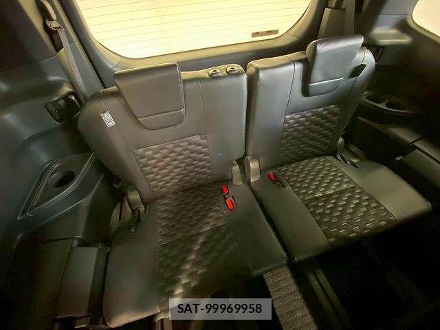 Toyota VOXY 2023-08 8247111-11