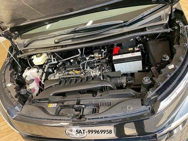 Toyota VOXY 2023-08 8247111-19