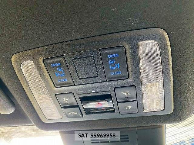 Toyota VOXY 2023-08 8247111-6