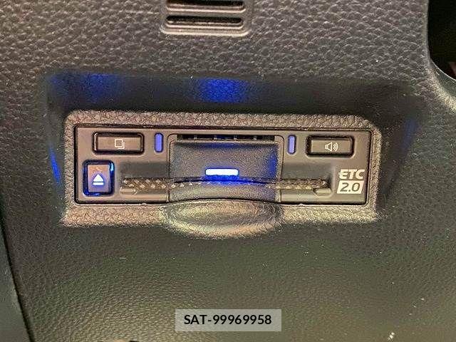 Toyota VOXY 2023-08 8247111-8
