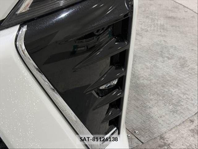 Toyota VOXY 2018-03 8247123-25
