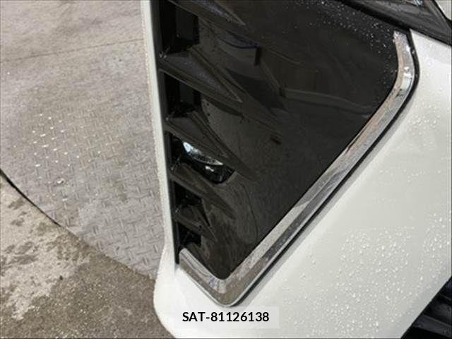 Toyota VOXY 2018-03 8247123-26