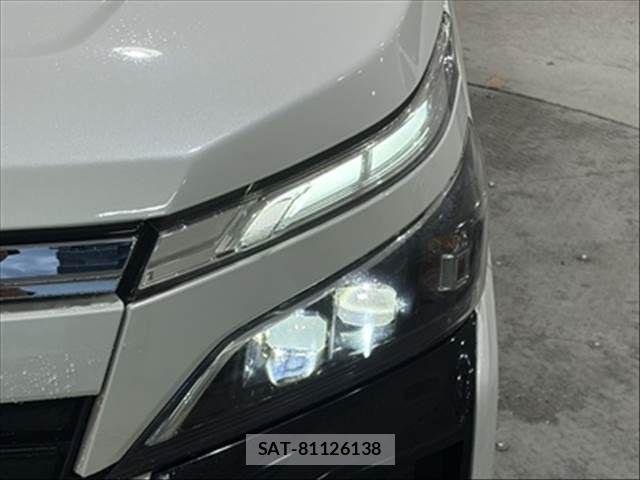 Toyota VOXY 2018-03 8247123-8