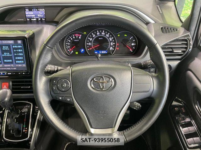 Toyota VOXY 2021-07 8247116-10
