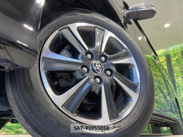 Toyota VOXY 2021-07 8247116-12