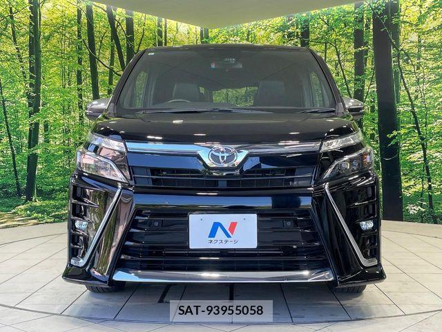 Toyota VOXY 2021-07 8247116-13
