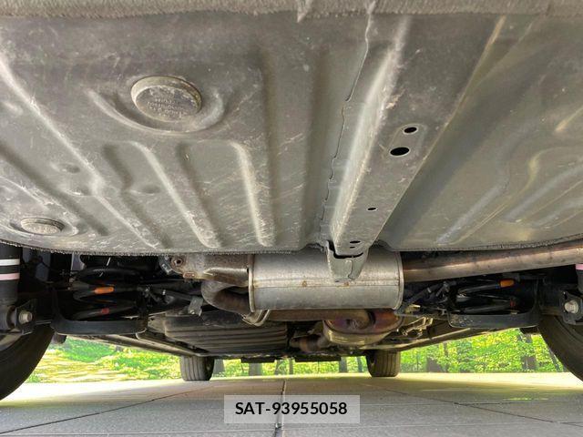 Toyota VOXY 2021-07 8247116-18