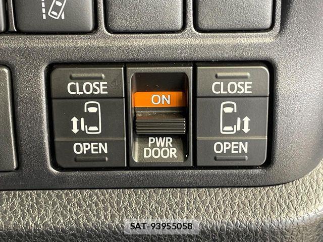 Toyota VOXY 2021-07 8247116-5