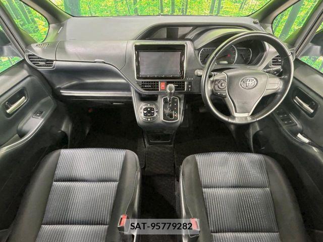 Toyota VOXY 2014-05 8247126-1