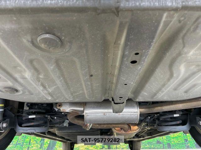 Toyota VOXY 2014-05 8247126-19