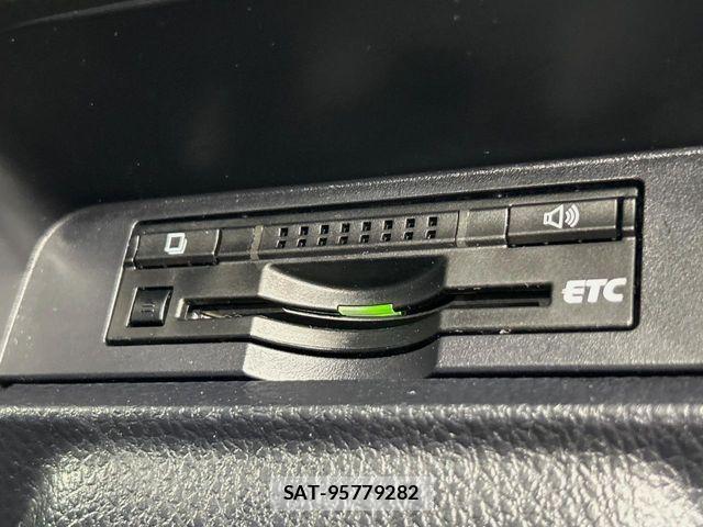 Toyota VOXY 2014-05 8247126-6