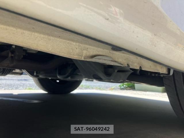 Toyota VOXY 2011-08 8247135-23