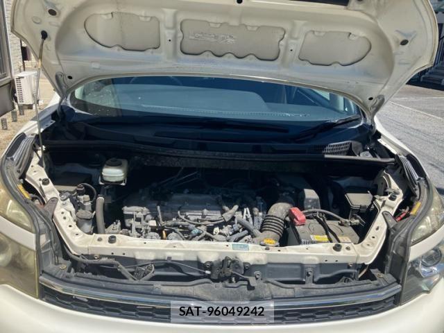 Toyota VOXY 2011-08 8247135-24