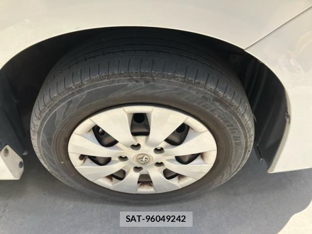 Toyota VOXY 2011-08 8247135-3
