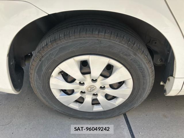 Toyota VOXY 2011-08 8247135-4