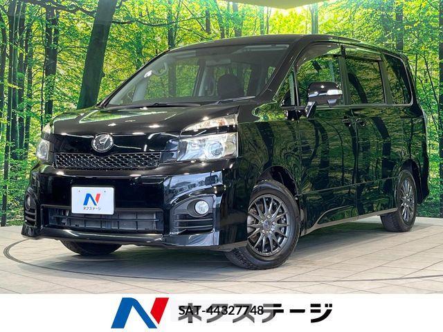 Toyota VOXY 2012-01 8247130-0
