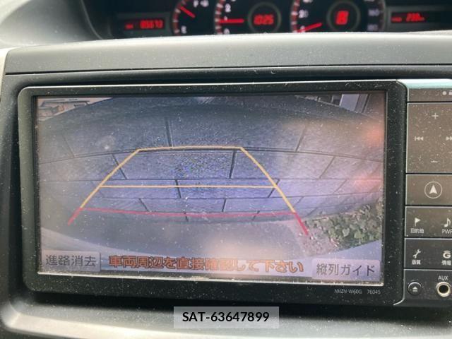 Toyota VOXY 2010-08 8247132-17