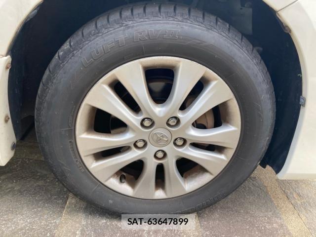 Toyota VOXY 2010-08 8247132-4