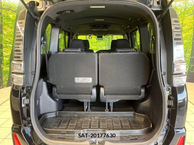 Toyota VOXY 2018-05 8247124-10