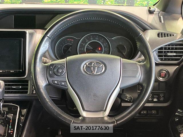 Toyota VOXY 2018-05 8247124-11