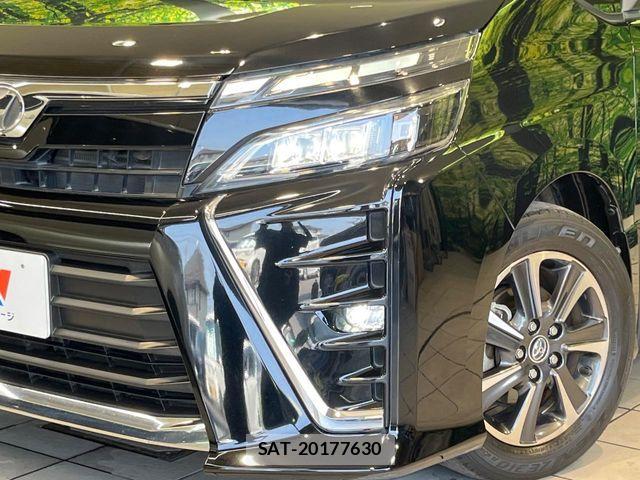 Toyota VOXY 2018-05 8247124-12