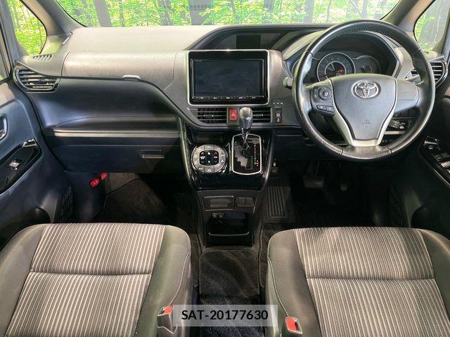 Toyota VOXY 2018-05 8247124-1